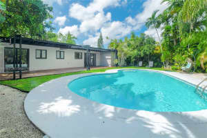 1955 Alamanda Dr, North Miami