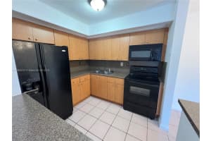 19085 NW 62nd Ave APT 108, Hialeah, FL 33015, Sold 11/25/24