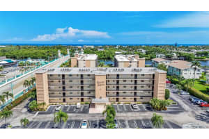 720 E Ocean Ave 101 Boynton Beach, FL 33435 - Off Market