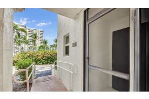 720 E Ocean Ave 101 Boynton Beach, FL 33435 - Off Market