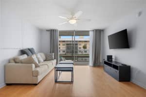 3551 NE 169th St APT 212, North Miami Beach, FL 33160, - MLS#A11664245
