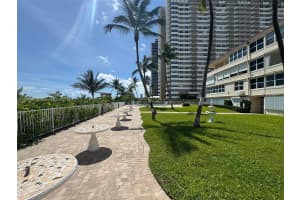 1936 S Ocean Dr APT 8D, Hallandale Beach, FL 33009, Sold 12/04/24