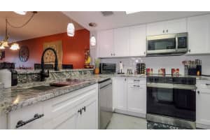 11485 Oakhurst Rd APT B304, Largo, FL 33774, Sold 10/30/24