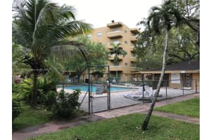4111 Stirling Rd APT 102, Davie, FL 33314, Sold 01/06/25