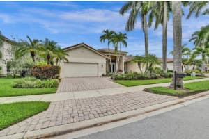 1623 Victoria Pointe Ln, Weston, FL 33327, Sold 02/24/25