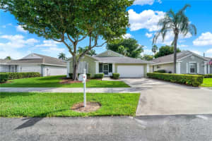 527 SE 27th Dr, Homestead, FL 33033, Sold 03/14/25