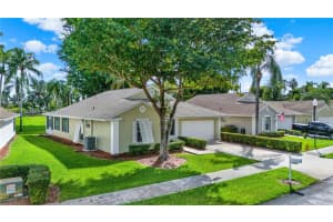 527 SE 27th Dr, Homestead, FL 33033, Sold 03/14/25