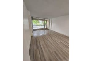 120 Royal Pk Dr APT 2E, Oakland Park, FL 33309, Sold 12/06/24
