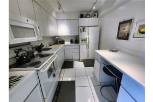3731 N Country Club Dr APT 521, Aventura, FL 33180, Sold 06/16/25