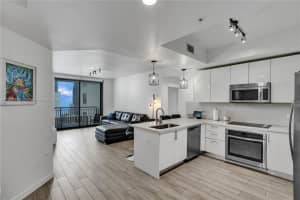 999 Sw 1st Ave 1807, Miami