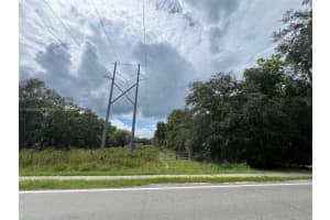 796 Blue Lake Ave Deland, FL 32724 Sold 03/17/25