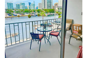 500 Bayview Dr 325, Sunny Isles Beach