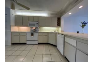 4161 NW 9th Ave APT 6, Pompano Beach, FL 33064, Sold 11/06/24