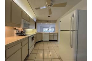 4161 NW 9th Ave APT 6, Pompano Beach, FL 33064, Sold 11/06/24