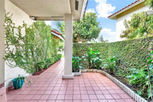 10340 NW 46th Terrace, Doral, FL 33178, Sold 10/28/24