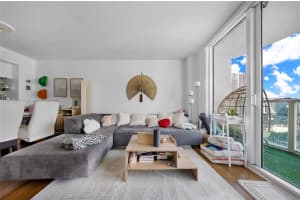 31 SE 5th St APT 2007, Miami, FL 33131, Sold 03/31/25