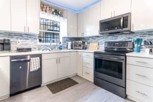 3085 NW 8th St, Fort Lauderdale, FL 33311, Sold 01/03/25