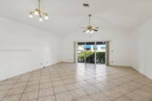 5201 SW 31st Ave APT 265, Fort Lauderdale, FL 33312, Sold 12/20/24