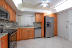 6060 S Falls Cir Dr APT 222, Lauderhill, FL 33319, Sold 12/03/24