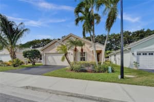 Lake Park Cir N, Davie, FL 33328, Sold 11/26/24