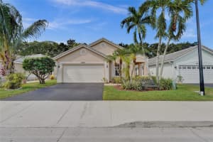 Lake Park Cir N, Davie, FL 33328, Sold 11/26/24