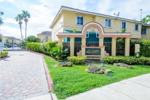 8200 NW 10th St APT 11, Miami, FL 33126, Sold 11/14/24