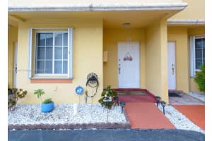 8200 NW 10th St APT 11, Miami, FL 33126, Sold 11/14/24