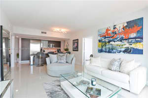 55 SE 6th St APT 2205, Miami, FL 33131, Sold 04/04/25