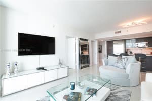55 SE 6th St APT 2205, Miami, FL 33131, Sold 04/04/25