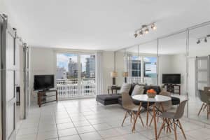 345 Ocean Dr APT 1010, Miami Beach, FL 33139, Sold 05/09/25