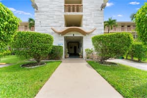 16701 NE 13th Ave APT 105, Miami, FL 33162, Sold 12/03/24
