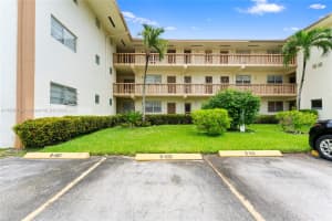 16701 NE 13th Ave APT 105, Miami, FL 33162, Sold 12/03/24