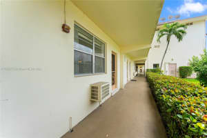 16701 NE 13th Ave APT 105, Miami, FL 33162, Sold 12/03/24