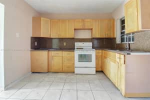 4510 NW 5th St, Miami, FL 33126, Sold 11/08/24