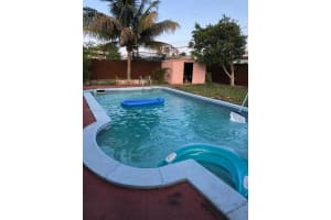 960 NW 175th St, Miami Gardens, FL 33169, Sold 12/09/24