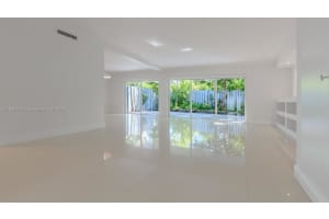 296 Seaview Dr C4, Key Biscayne, FL 33149, Sold 11/20/24