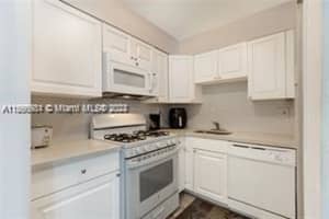532 NW 11th St, Miami, FL 33136, Sold 11/14/24