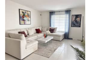 19260 NW 65th Ct, Hialeah, FL 33015, Sold 12/05/24