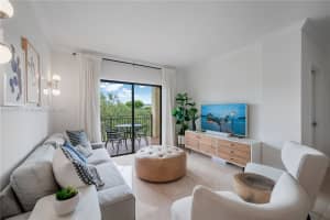 9340 Fontainebleau Blvd W404, Miami, FL 33172, Sold 01/06/25