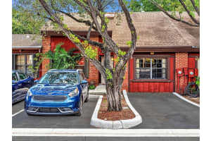 2923 N 35th Terrace, Hollywood, FL 33021, Sold 02/05/25