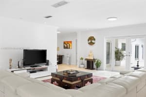 10005 SW 79th Ave, Miami, FL 33156, Sold 04/03/25
