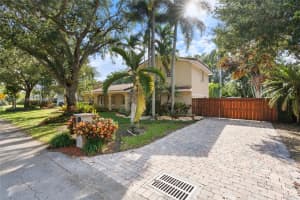 15224 SW 80th Ave, Palmetto Bay, FL 33157, Sold 12/19/24