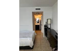 500 Bayview Dr APT 618, Sunny Isles Beach, FL 33160, Sold 03/31/25