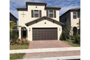 3214 W 97th St, Hialeah
