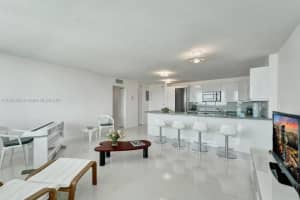 7135 Collins Ave 1723 Miami Beach, FL 33141 - MLS#A11667665