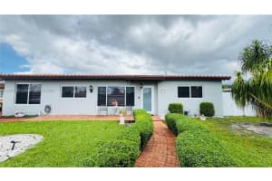 521 W 36th Pl, Hialeah, FL 33012, Sold 12/03/24