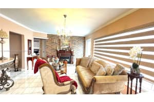 521 W 36th Pl, Hialeah, FL 33012, Sold 12/03/24