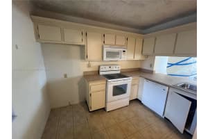 7500 NW 1st Ct Apt 202-3, Plantation, FL 33317, Sold 12/06/24