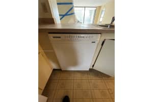 7500 NW 1st Ct Apt 202-3, Plantation, FL 33317, Sold 12/06/24
