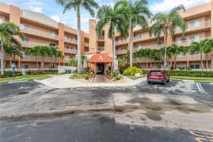 7715 Yardley Dr APT 415, Tamarac, FL 33321, Sold 01/31/25
